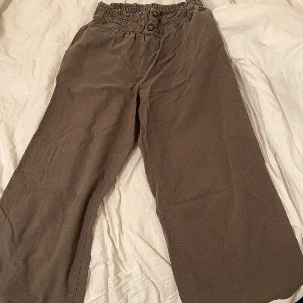 Wide legged capri pants